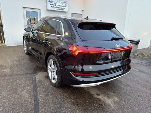 Used 2019 Audi e-tron Prestige w/ Prestige Package image 3