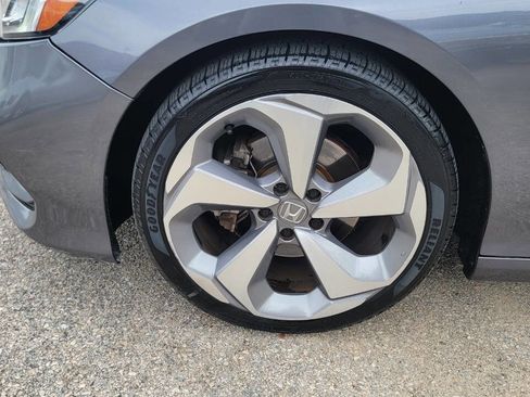 Used 2018 Honda Accord Sport image 32