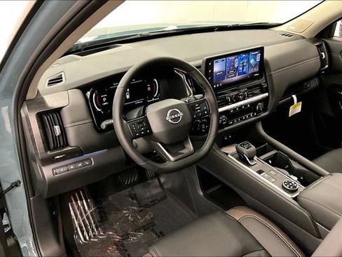 New 2026 Nissan Pathfinder Platinum w/ Cargo Package AWD/4WD image 6
