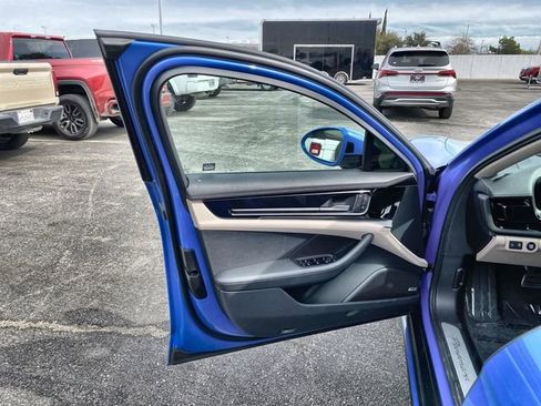 Used 2024 Porsche Panamera 4 image 14