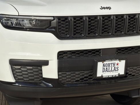 New 2025 Jeep Grand Cherokee L Altitude image 7