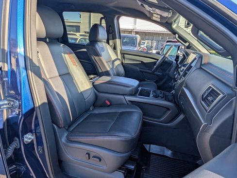 Used 2024 Nissan Titan PRO-4X w/ Pro-4x Convenience Package image 18