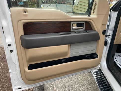 Used 2012 Ford F150 Lariat w/ Lariat Chrome Pkg image 24