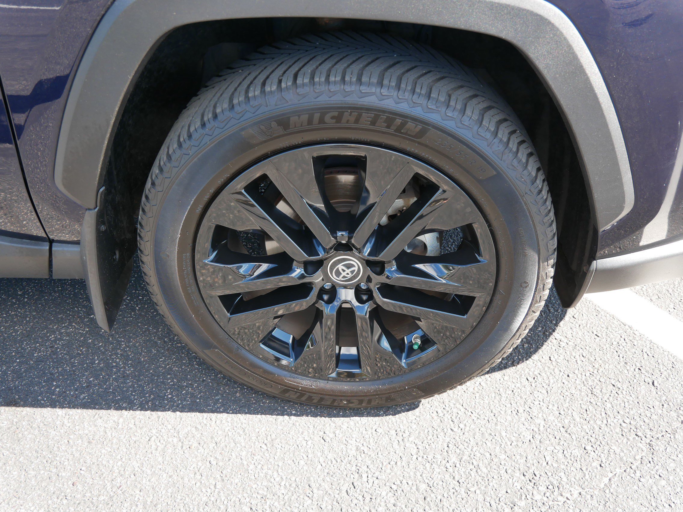Used 2019 Toyota RAV4 XLE Premium w/ Cold Weather Package AWD/4WD image 15