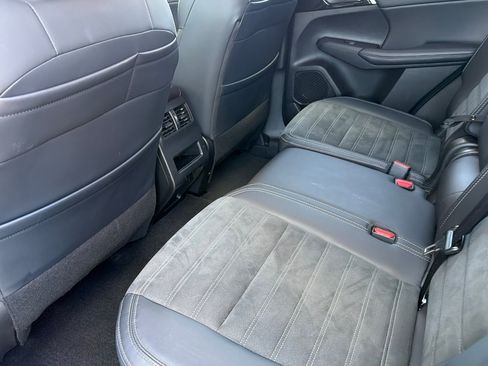 Used 2024 Mitsubishi Outlander SE AWD/4WD image 14
