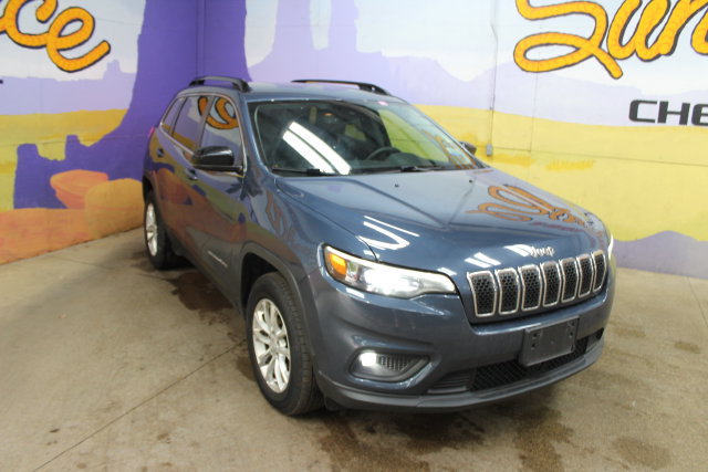 Used 2022 Jeep Cherokee Latitude w/ Comfort Safety Group AWD/4WD image 2