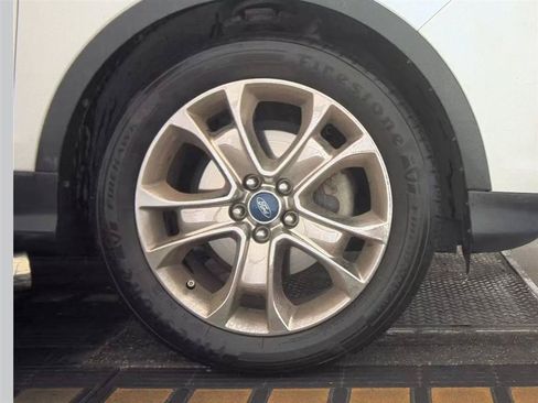 Used 2015 Ford Escape SE w/ Equipment Group 201A FWD image 10