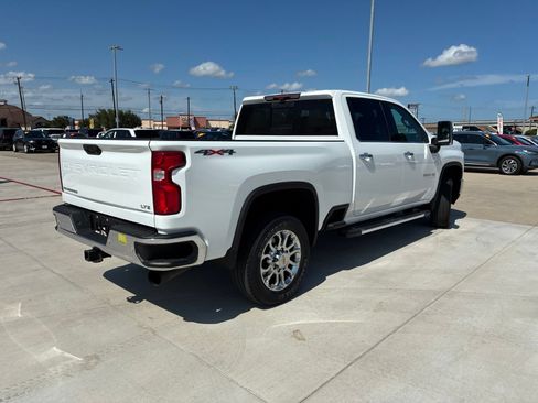 Used 2024 Chevrolet Silverado 2500 LTZ w/ LTZ Premium Package AWD/4WD image 3