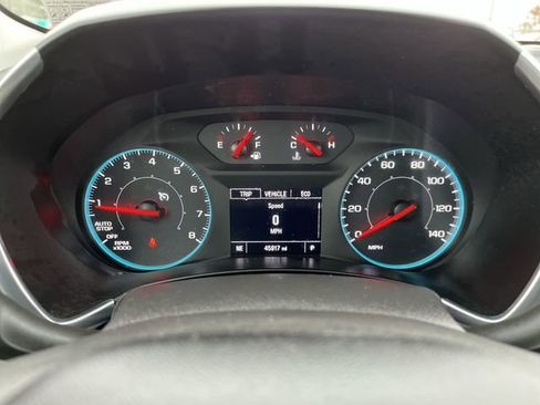 Used 2021 Chevrolet Equinox LS image 12