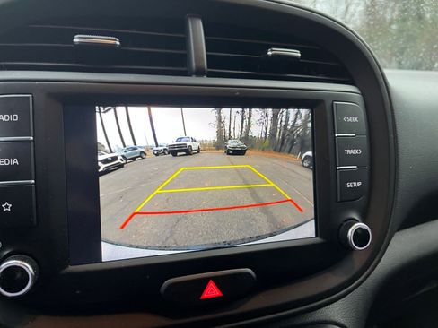 Used 2025 Kia Soul LX w/ LX Technology Package image 22