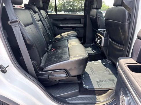 Used 2020 Ford Expedition XLT w/ Equipment Group 202A AWD/4WD image 26