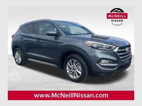 Used 2017 Hyundai Tucson SE image 1