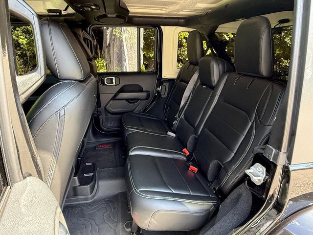 Used 2019 Jeep Wrangler Unlimited Sahara w/ Dual Top Group AWD/4WD image 14