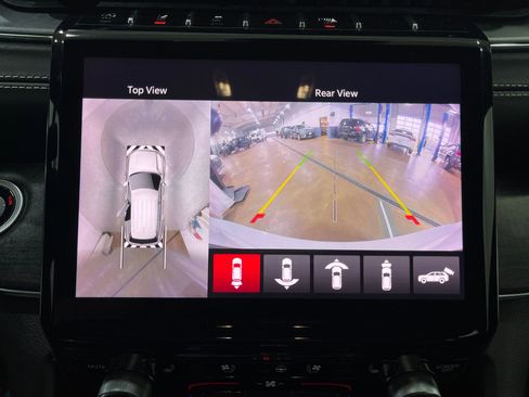 Used 2021 Jeep Grand Cherokee L Overland w/ Advanced Protech Group III image 11