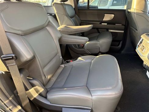 New 2025 Ford Expedition Active image 11