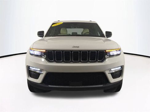 Used 2025 Jeep Grand Cherokee Limited AWD/4WD image 3