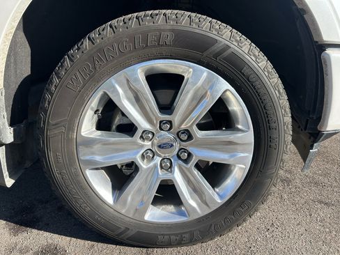 Used 2019 Ford F150 Platinum w/ Equipment Group 701A Luxury image 9