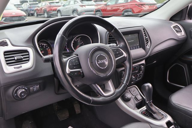 Used 2021 Jeep Compass Latitude w/ Convenience Group AWD/4WD image 11