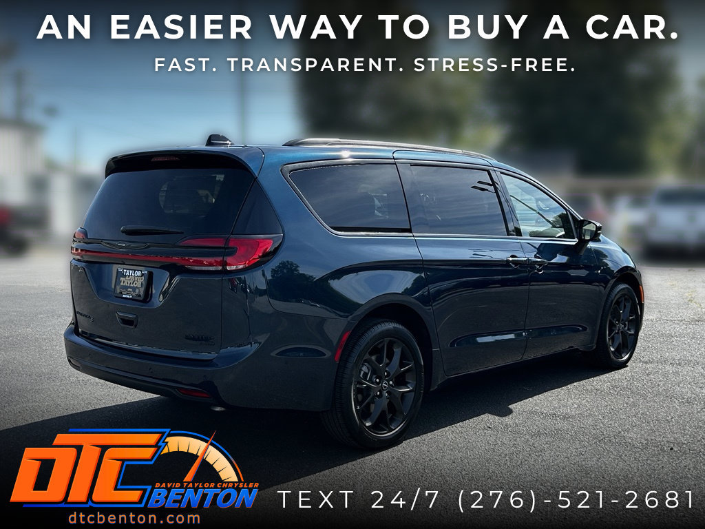 Used 2025 Chrysler Pacifica Limited AWD/4WD image 5