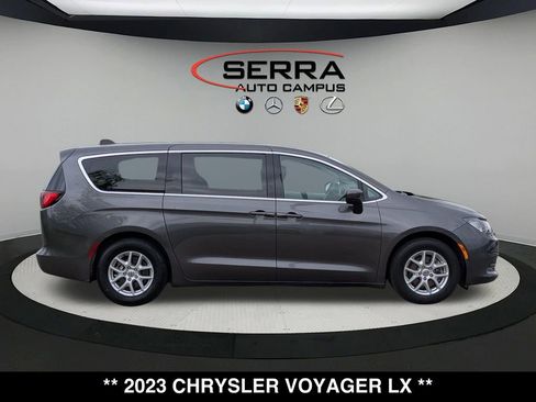 Used 2023 Chrysler Voyager LX FWD image 14