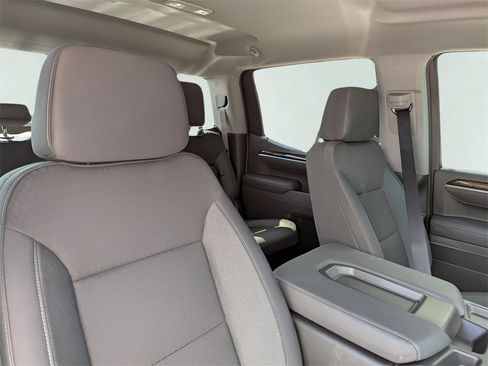 New 2025 GMC Sierra 1500 Elevation image 19