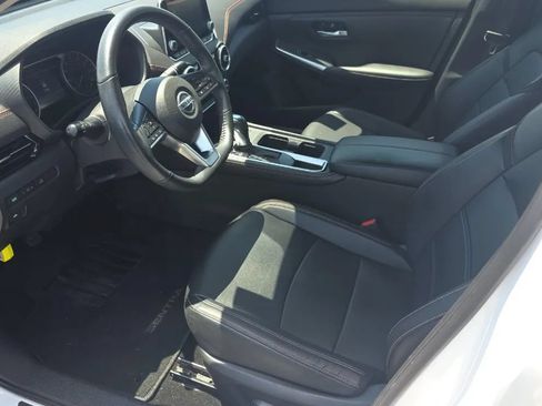 Used 2023 Nissan Sentra SR w/ SR Premium Package FWD image 5