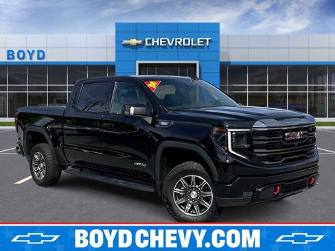 Used 2024 GMC Sierra 1500 AT4 w/ Technology Package AWD/4WD image 1