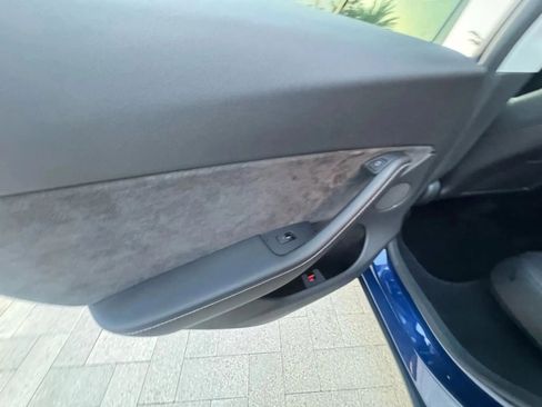 Used 2023 Tesla Model Y Long Range image 31