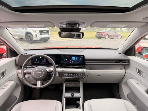 Used 2024 Hyundai Kona Limited image 16