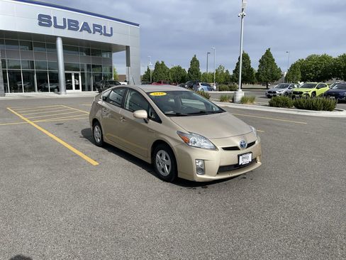 Used 2010 Toyota Prius FWD image 2