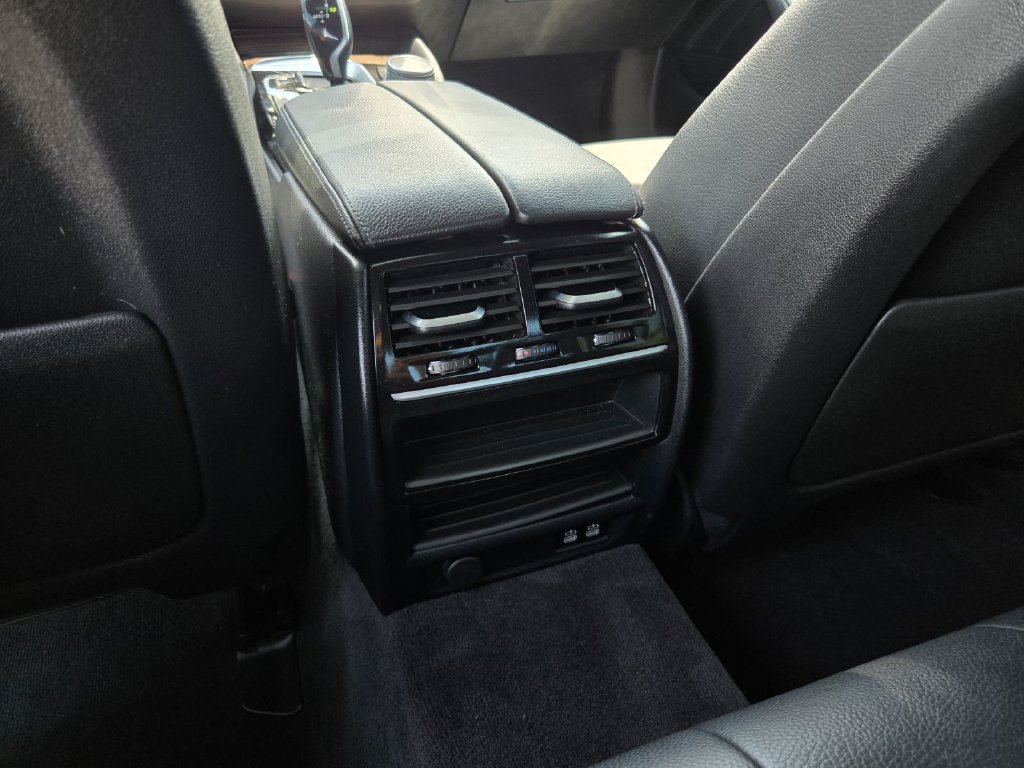 Used 2020 BMW 540i w/ Convenience Package RWD image 13