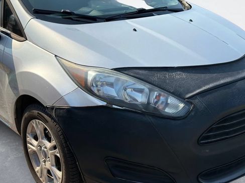 Used 2015 Ford Fiesta SE FWD image 4