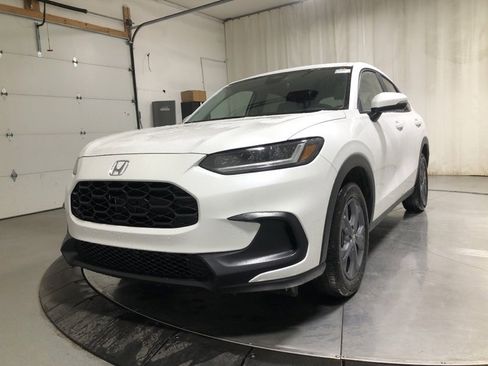 New 2026 Honda HR-V LX image 3