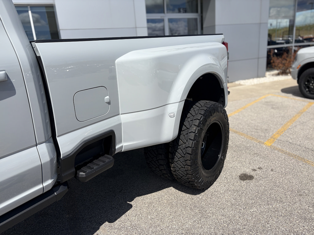 New 2026 Ford F350 Lariat w/ Lariat Premium Package AWD/4WD image 17