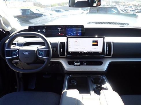 Used 2025 Ford Expedition Max Active image 22