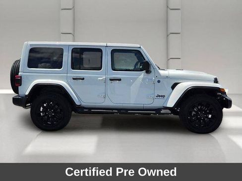 Used 2025 Jeep Wrangler Unlimited Sahara AWD/4WD image 6