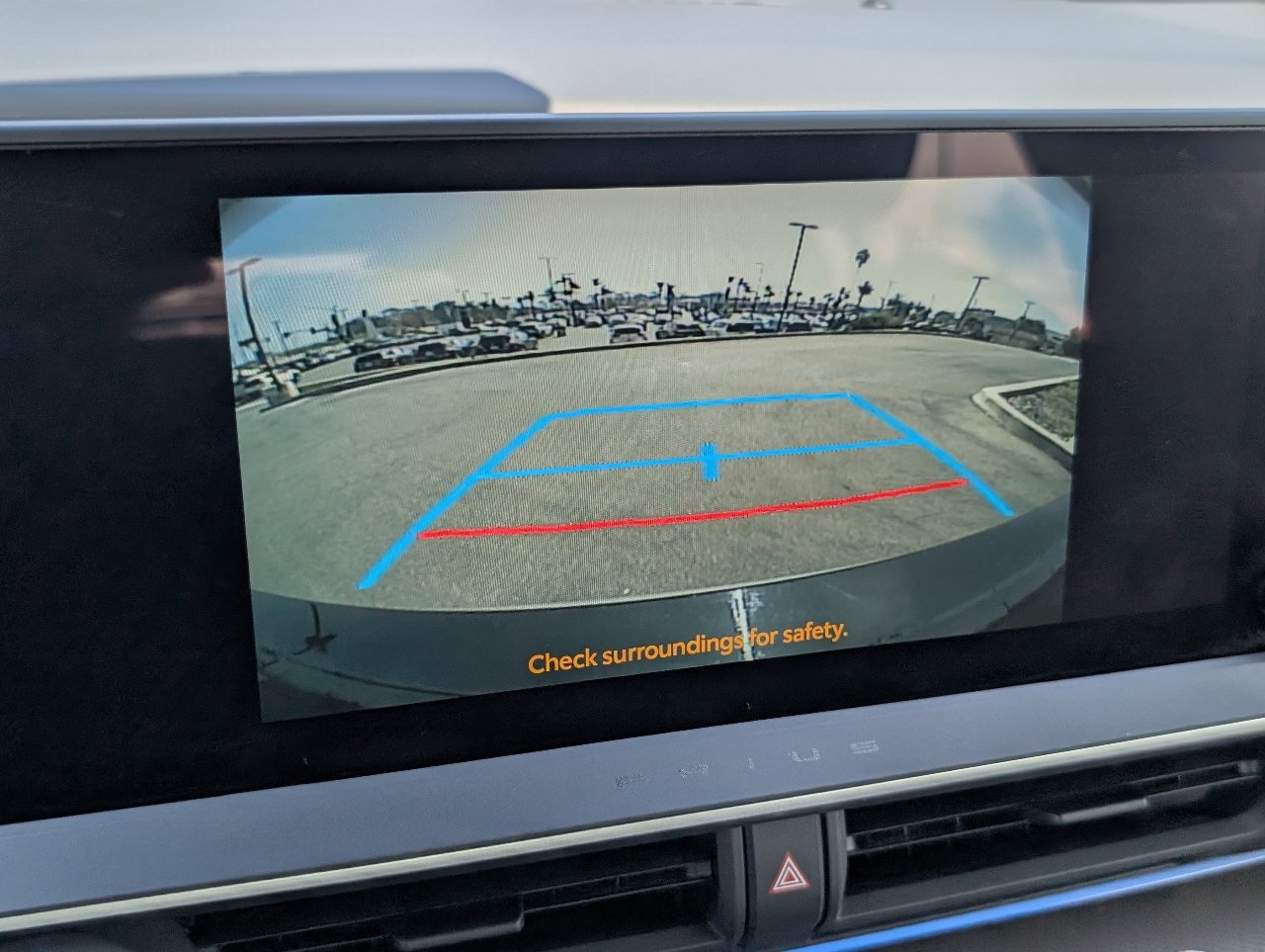 Used 2024 Toyota Prius XLE FWD image 6