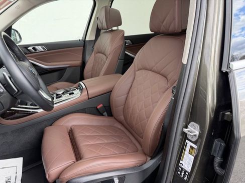 Used 2025 BMW X7 xDrive40i w/ Climate Comfort Package image 10
