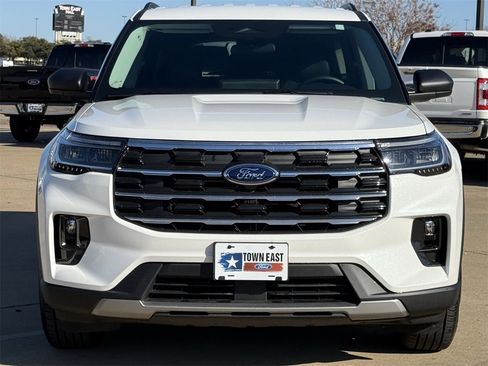 Certified 2025 Ford Explorer Active w/ Active Comfort Package image 8