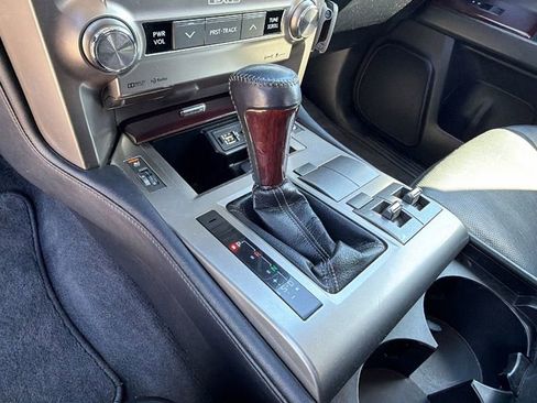 Used 2017 Lexus GX 460 Premium w/ Premium Package image 23