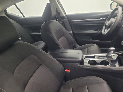 Used 2023 Nissan Altima 2.5 SV FWD image 21