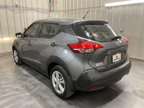 Used 2020 Nissan Kicks S image 19