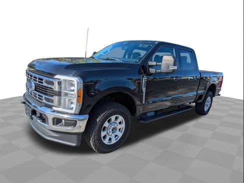 Used 2023 Ford F350 XLT image 8