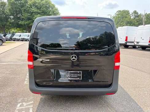 Used 2023 Mercedes-Benz Metris Passenger image 11