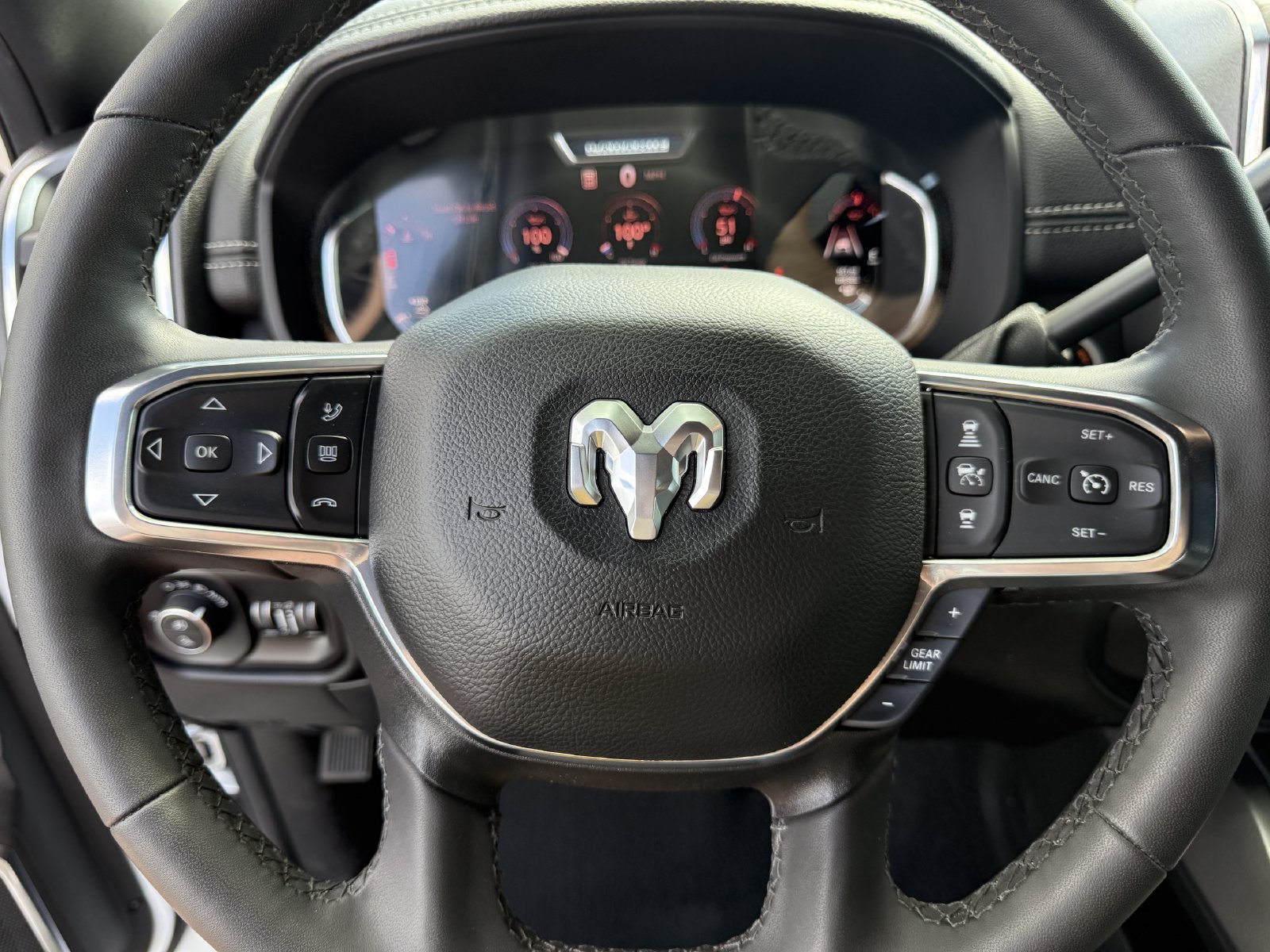 Used 2025 RAM 2500 Laramie w/ Night Edition AWD/4WD image 37