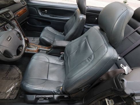 Used 2004 Volvo C70 HT FWD image 6