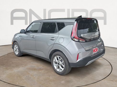 Certified 2025 Kia Soul LX w/ LX Technology Package FWD image 6