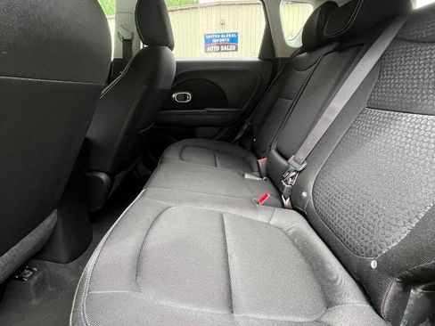 Used 2016 Kia Soul + FWD image 24