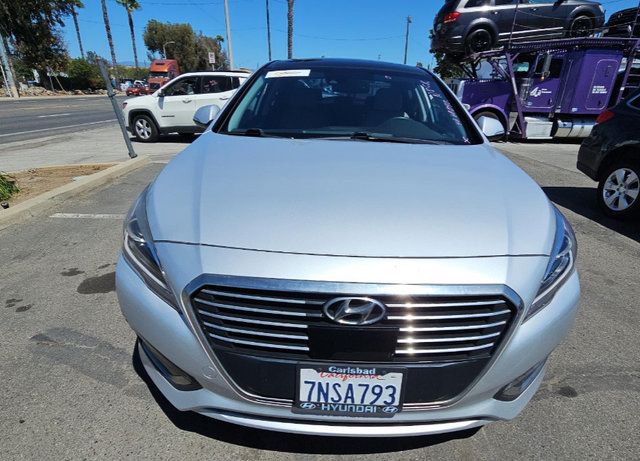 Used 2016 Hyundai Sonata Limited w/ Option Group 02 FWD image 2