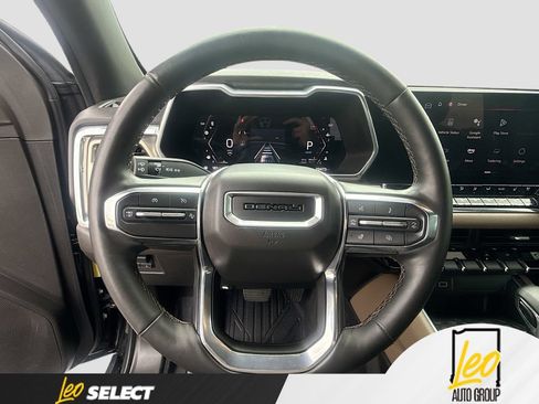 Used 2024 GMC Canyon Denali AWD/4WD image 13